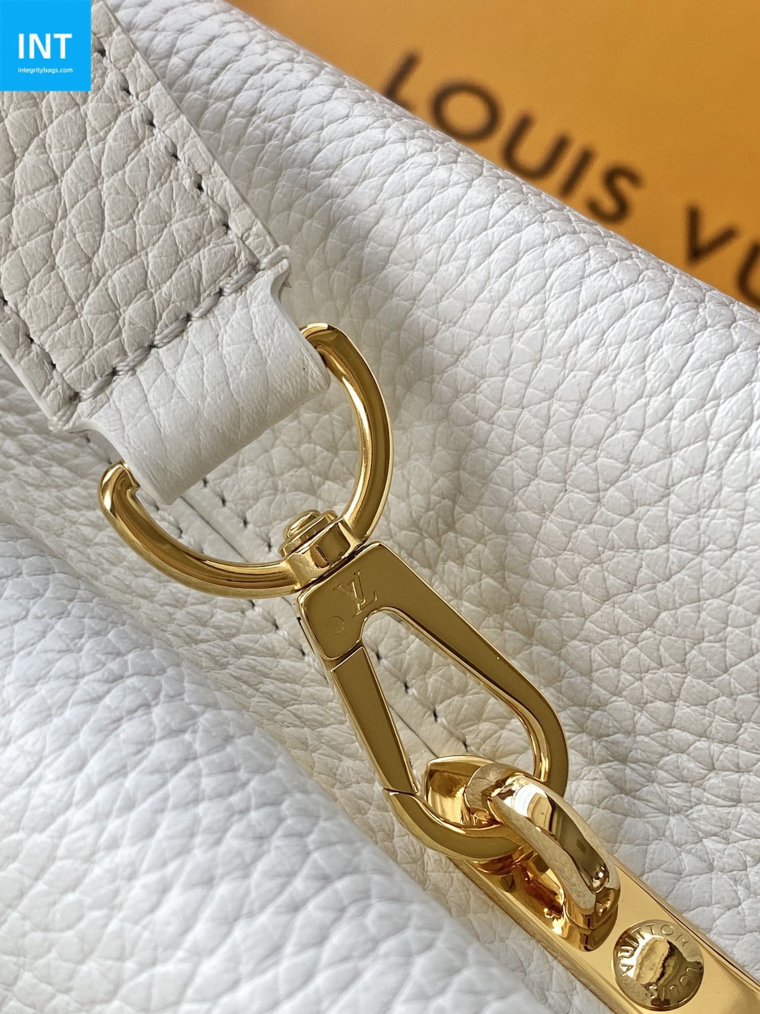 Louis Vuitton Capucines BB Taurillon - Image 10