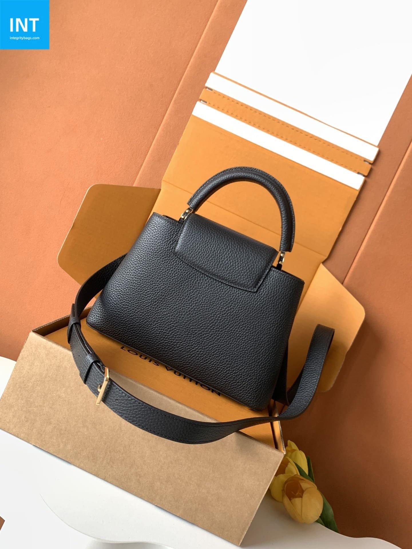 Louis Vuitton Capucines BB Taurillon - Image 6