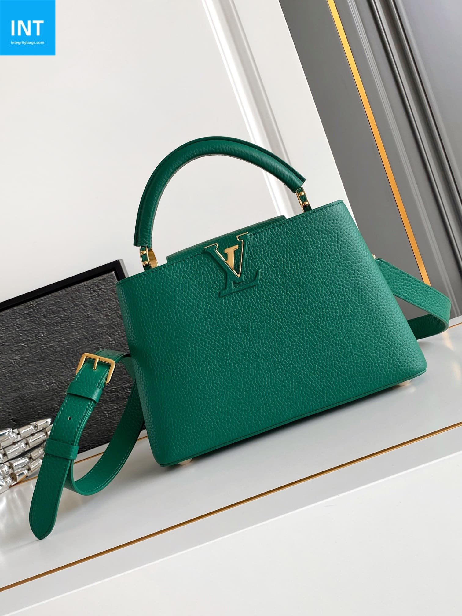 Alternative view of Louis Vuitton Capucines BB Taurillon