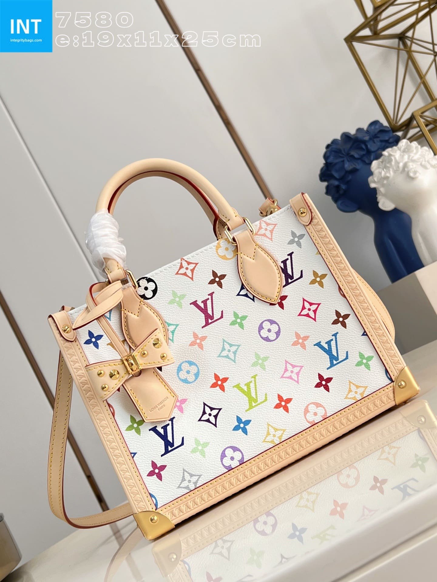 Alternative view of Louis Vuitton x Takashi Murakami OnTheGo PM