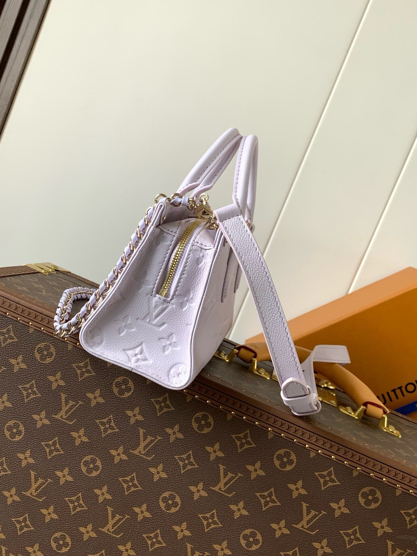 Louis Vuitton OnTheGo East West Embossed - Image 3