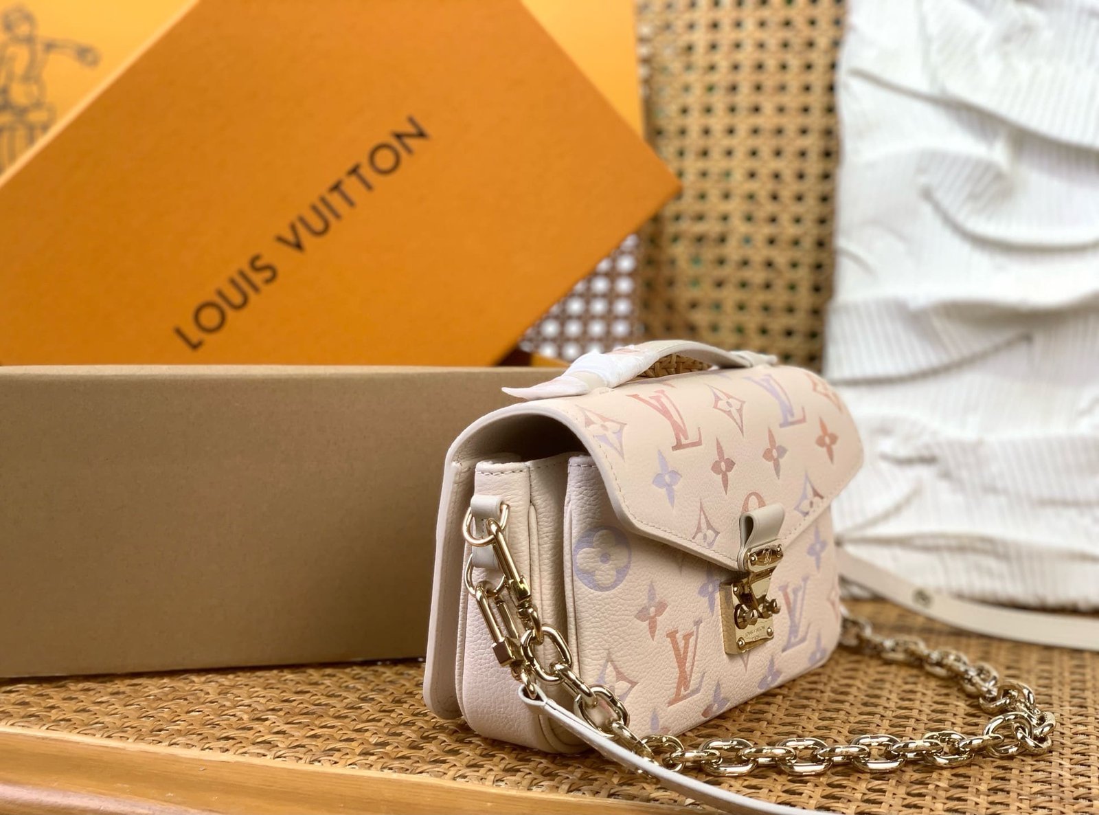 Louis Vuitton Pochette Métis East West - Image 3