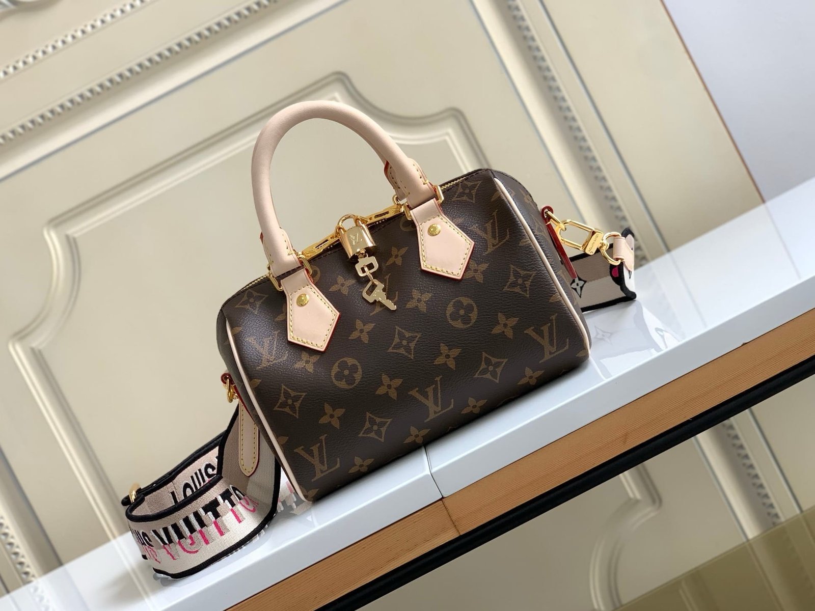 Louis Vuitton Speedy 20 Black Classic - Image 3