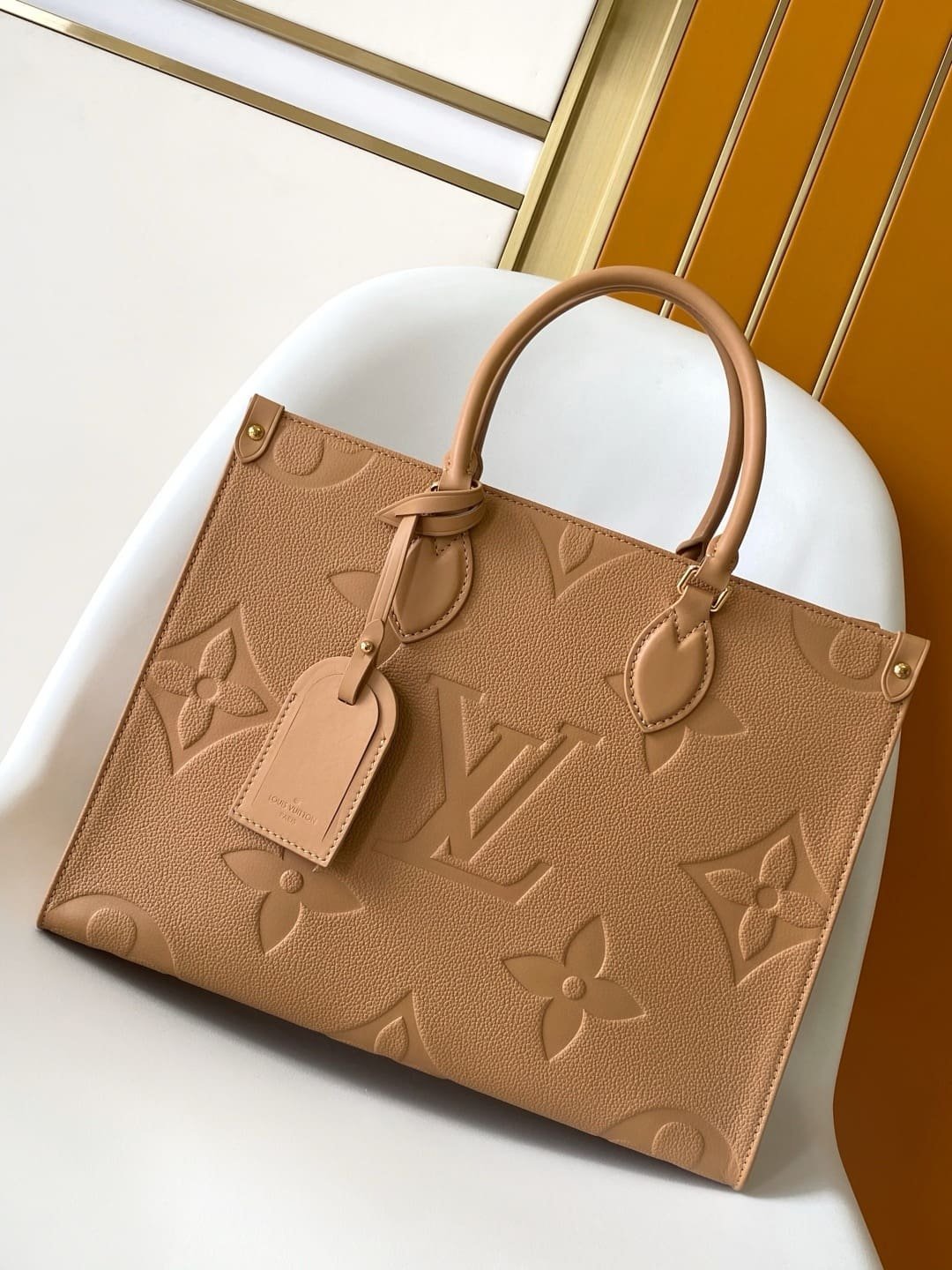 Louis Vuitton OnTheGo MM Grained - Image 4