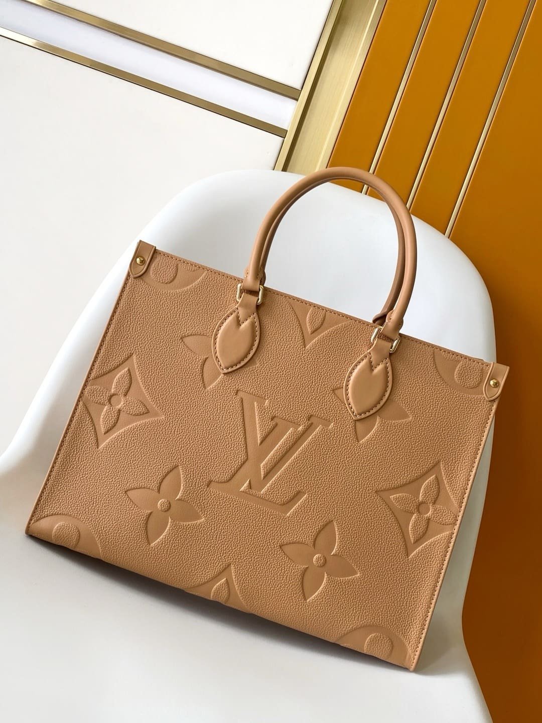 Louis Vuitton OnTheGo MM Grained - Image 3
