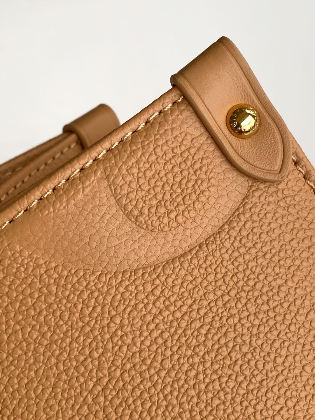 Louis Vuitton OnTheGo MM Grained - Image 8