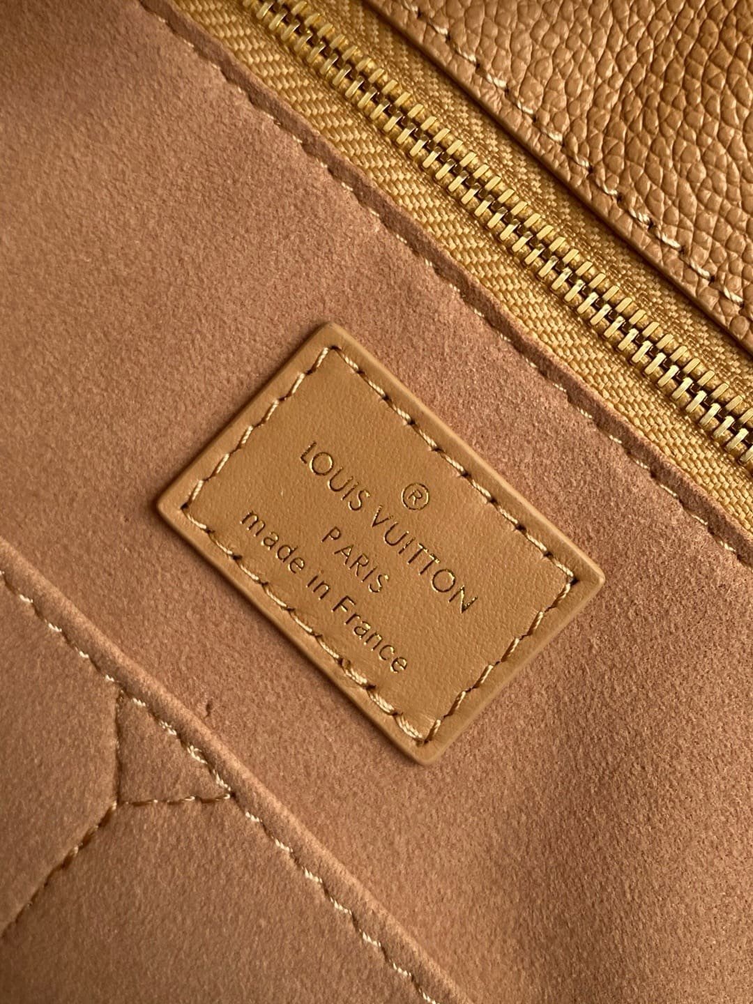 Louis Vuitton OnTheGo MM Grained - Image 10