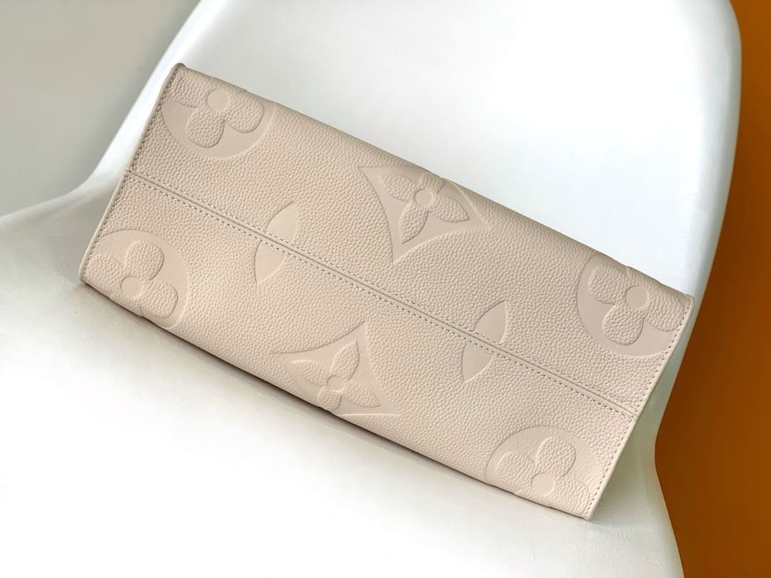 Louis Vuitton OnTheGo MM Embossed - Image 8