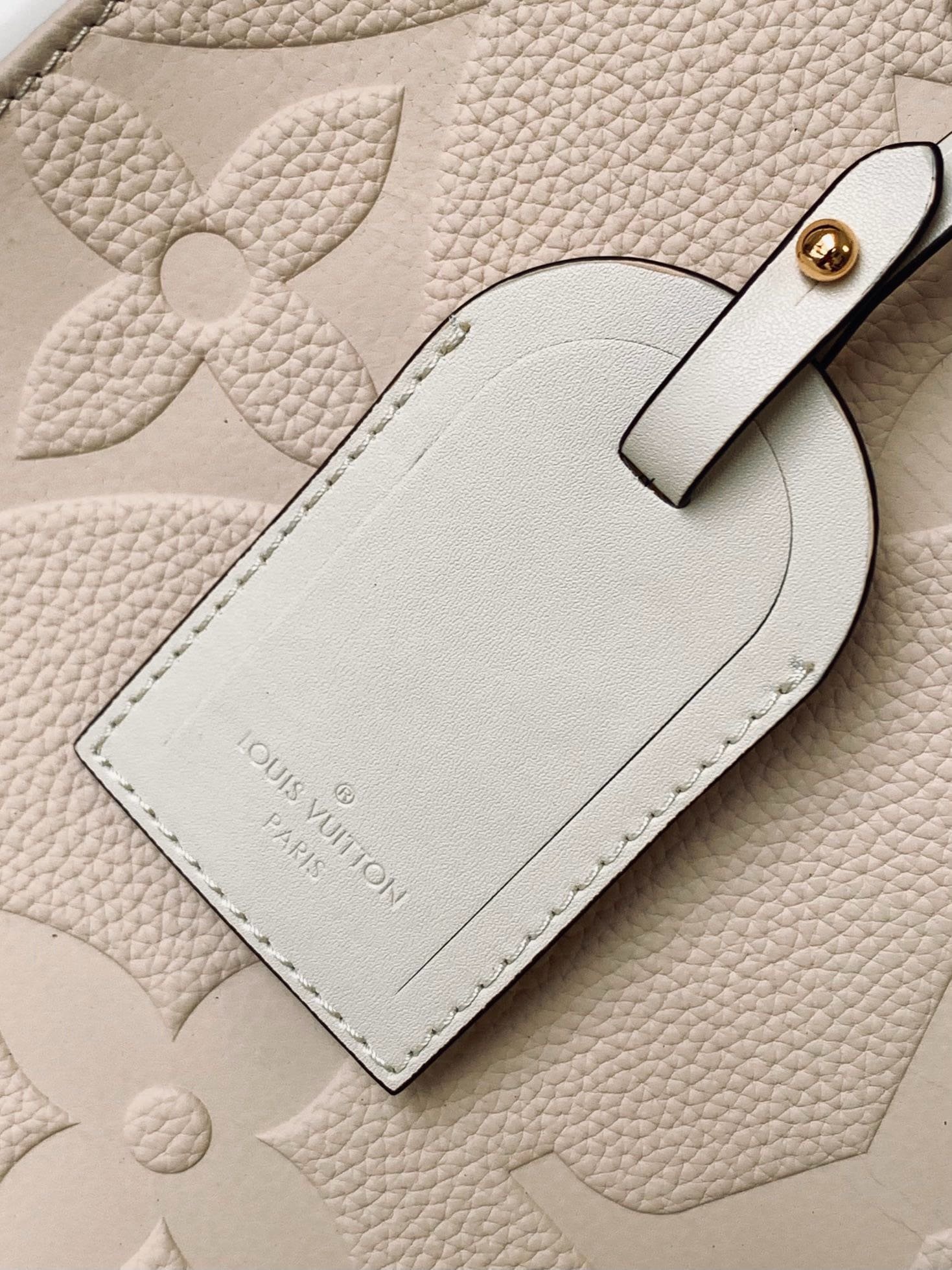 Louis Vuitton OnTheGo MM Embossed - Image 10