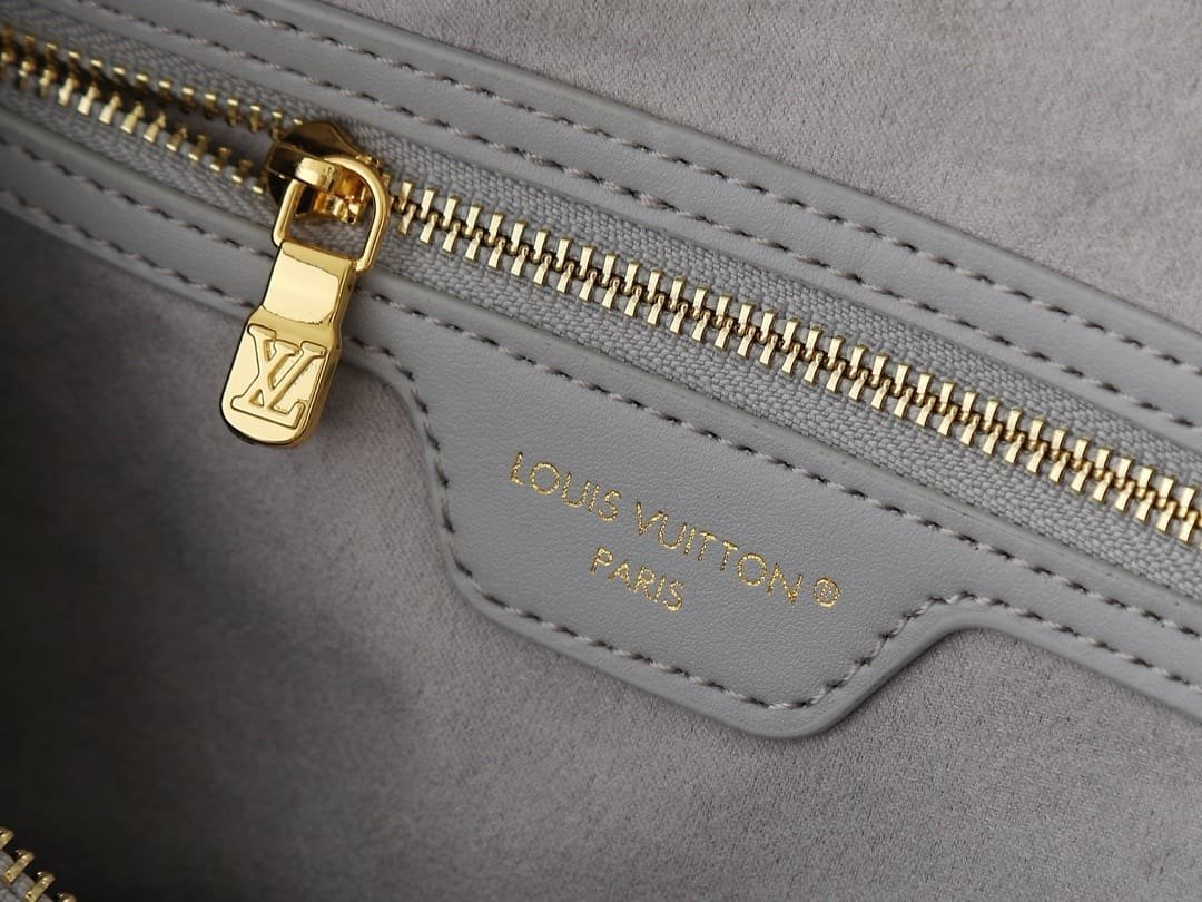 Louis Vuitton Speedy Soft 30 Cloud Gray - Image 12