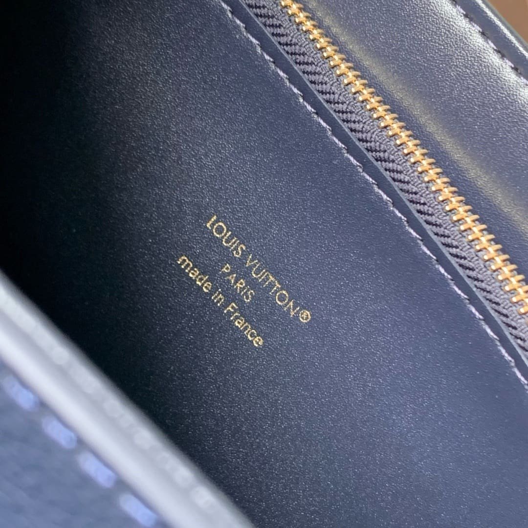 Louis Vuitton Twist MM Taurillon Leather - Image 9