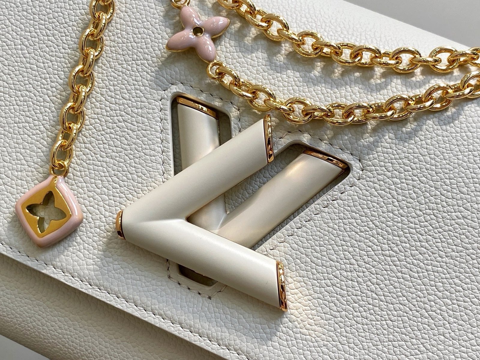 Louis Vuitton Twist MM Taurillon Leather - Image 6