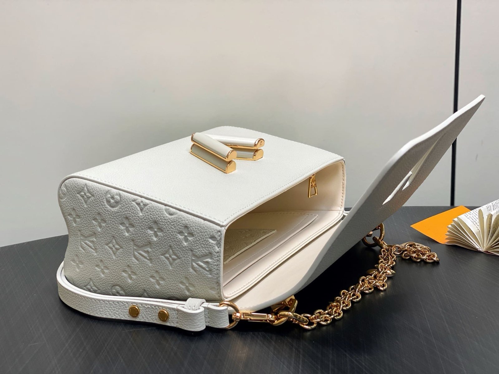 Louis Vuitton Twist MM Taurillon Leather - Image 7