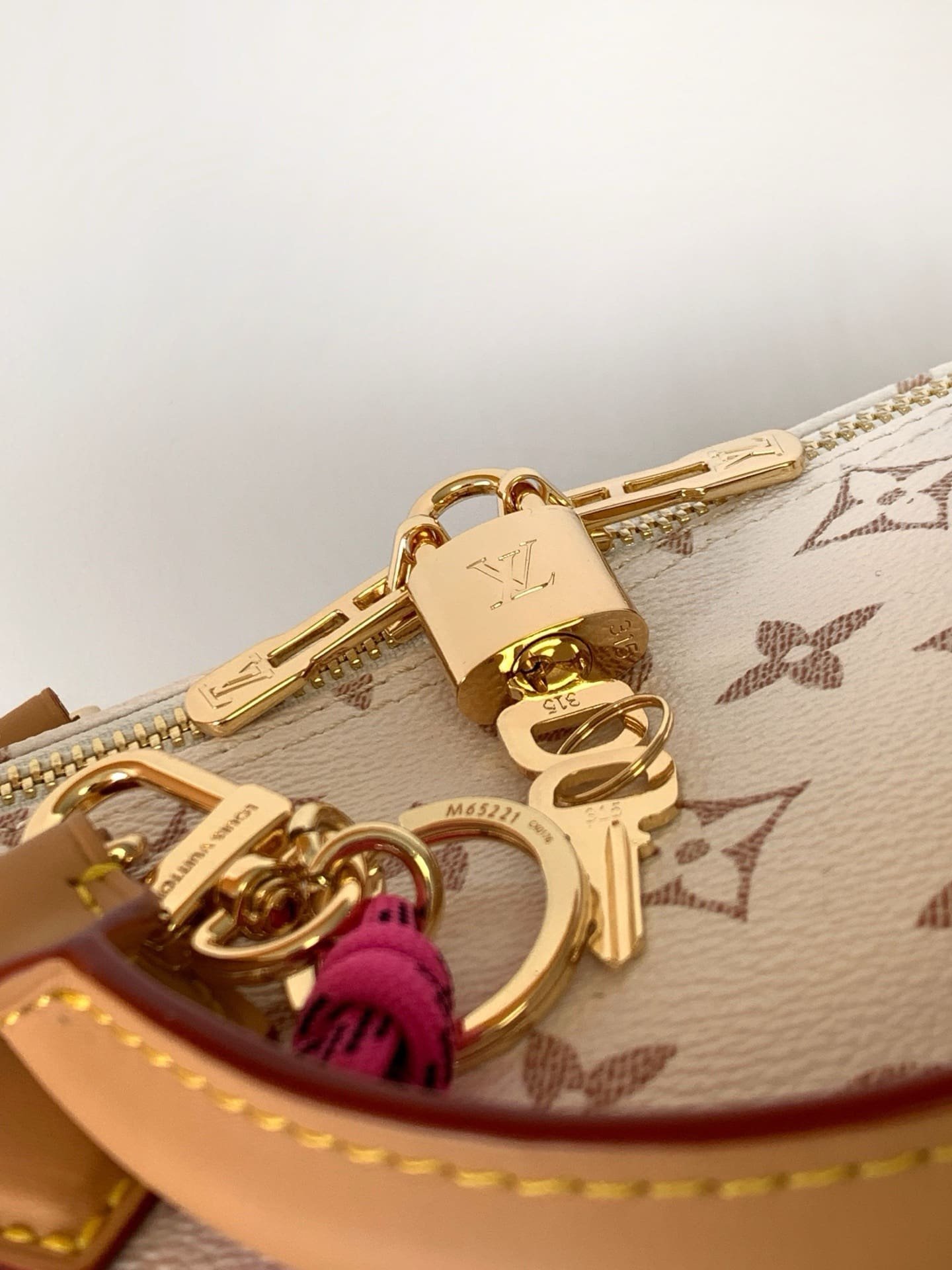 Louis Vuitton Speedy Soft 30 Monogram - Image 8