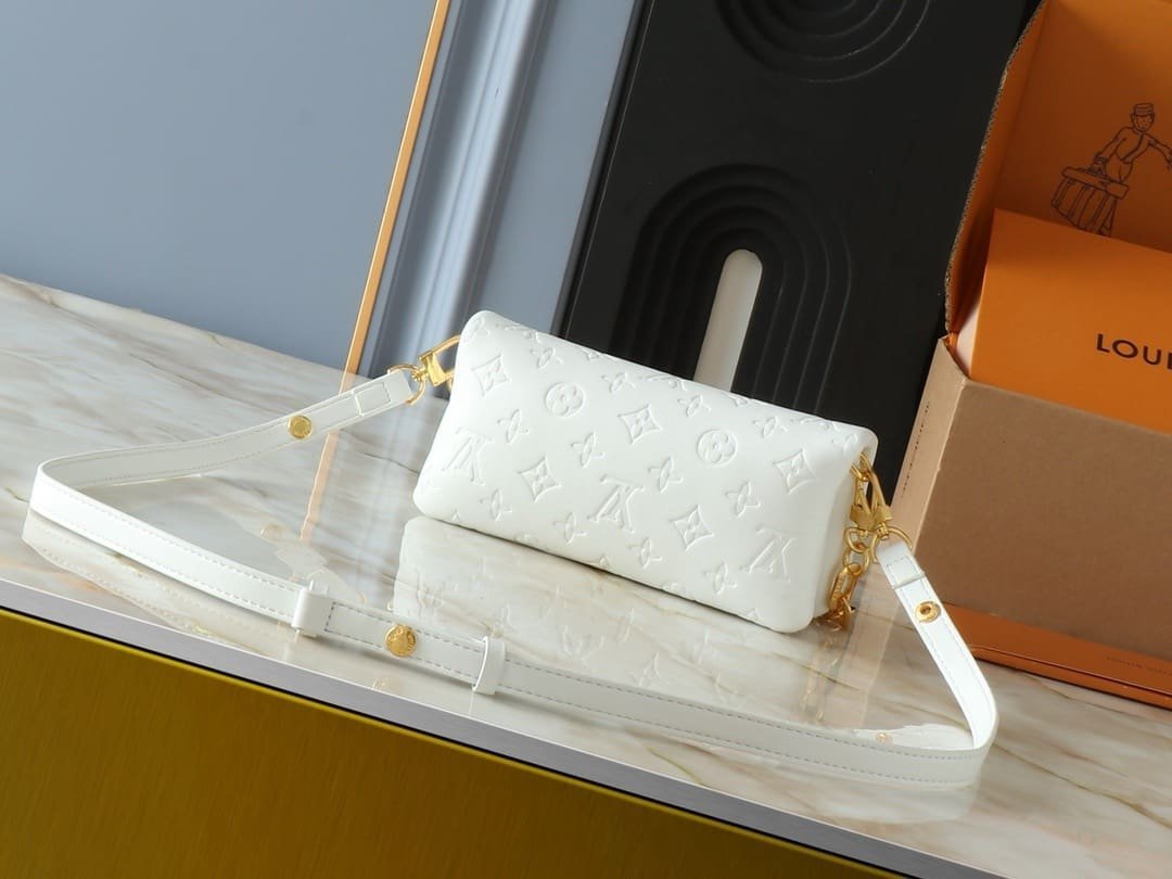 Louis Vuitton Pochette Coussin Cream - Image 3