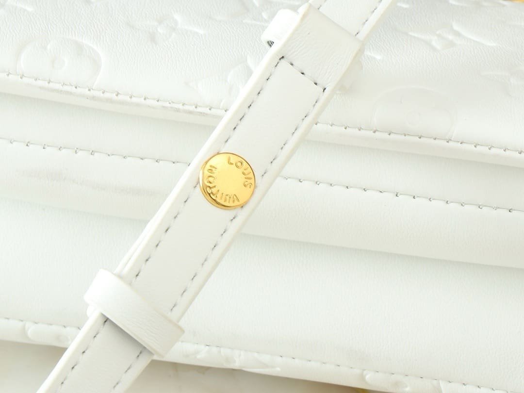 Louis Vuitton Pochette Coussin Cream - Image 6