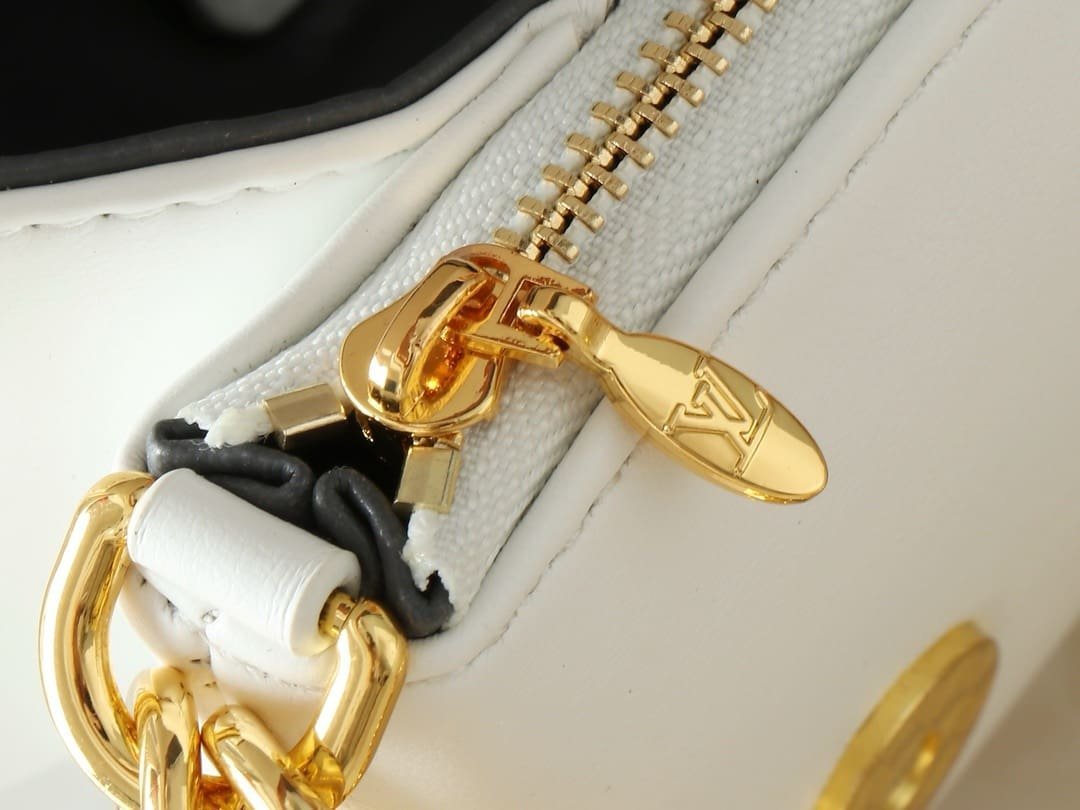 Louis Vuitton Pochette Coussin Cream - Image 9