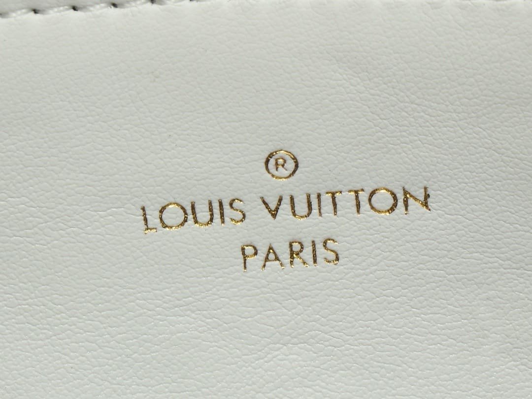 Louis Vuitton Pochette Coussin Cream - Image 10