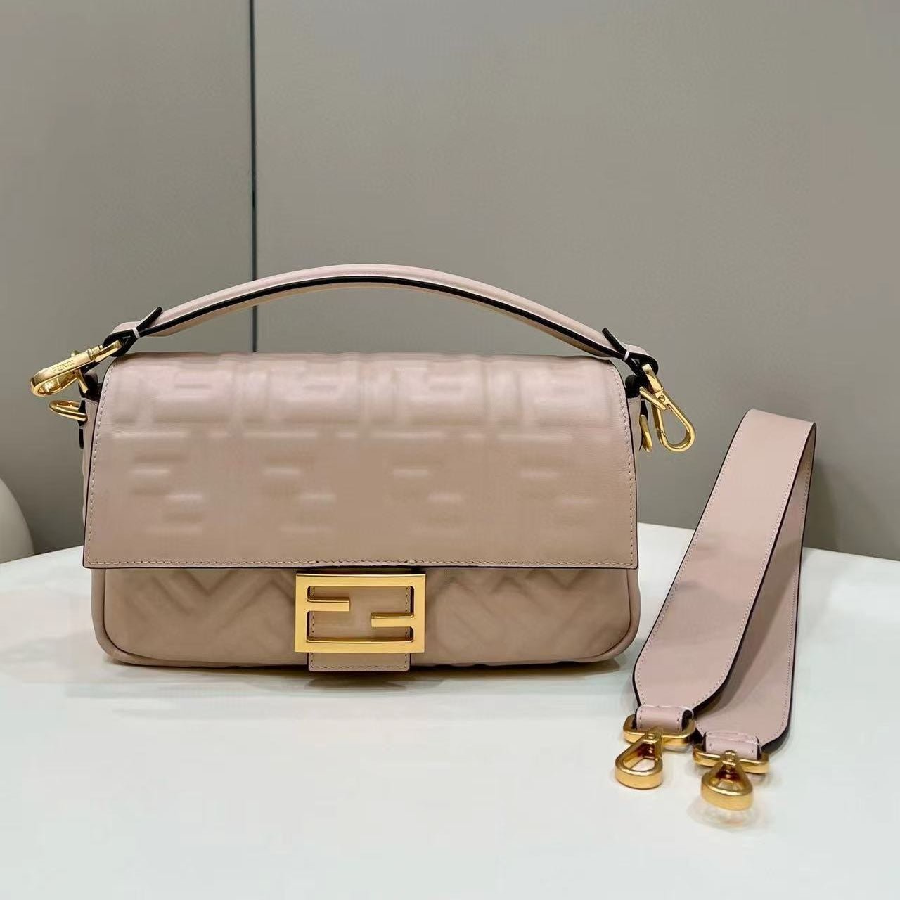 Fendi Baguette 27 Beige Lambskin