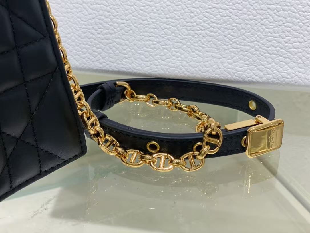 Dior Series Black Lambskin Quilted Chain Clutch - Image 8