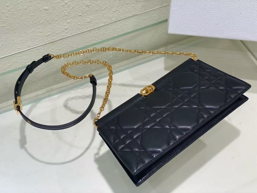 Dior Series Black Lambskin Quilted Chain Clutch - Image 5