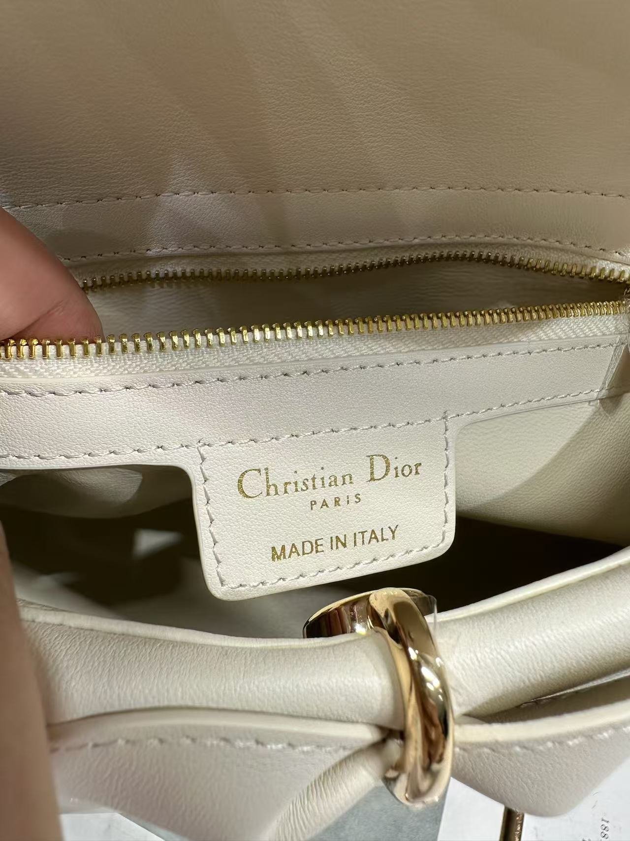Dior Cigale Pure White Lambskin Hand Bag - Image 9