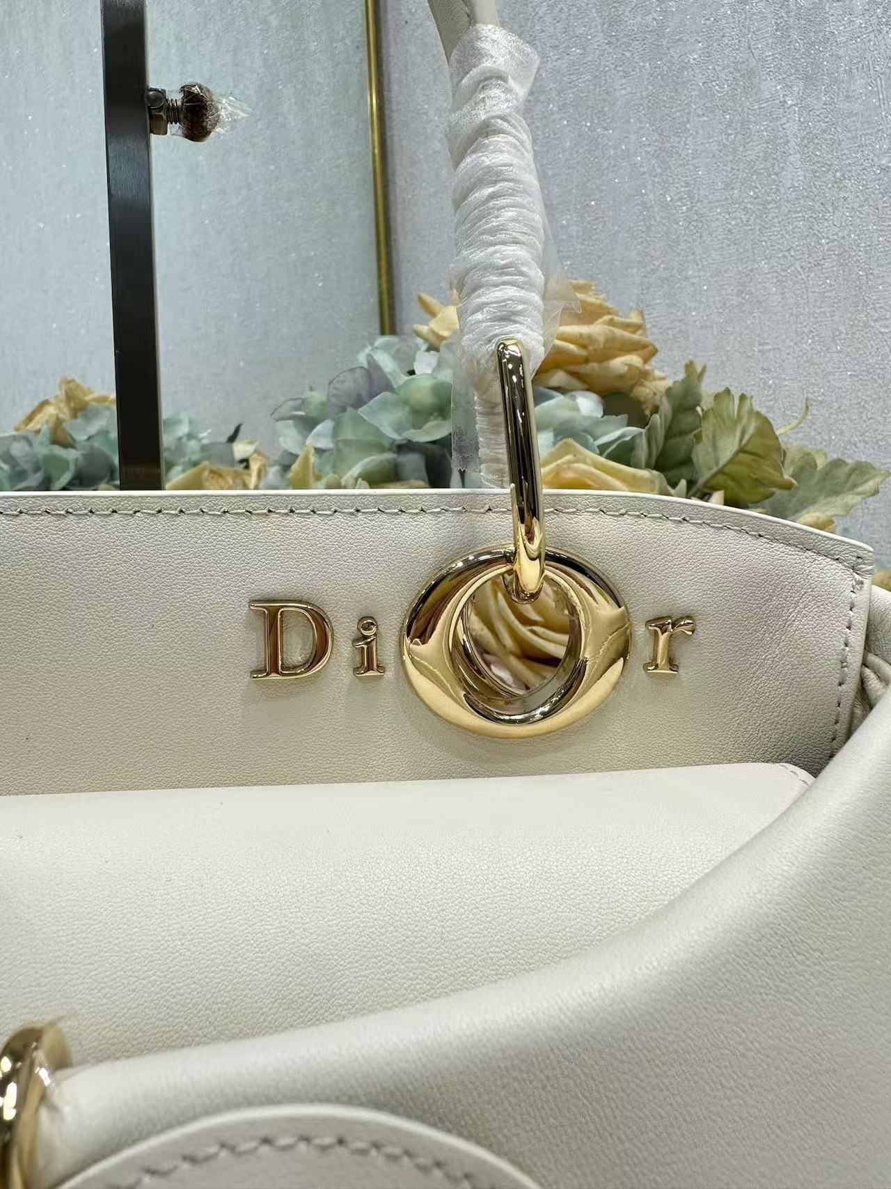 Dior Cigale Pure White Lambskin Hand Bag - Image 7
