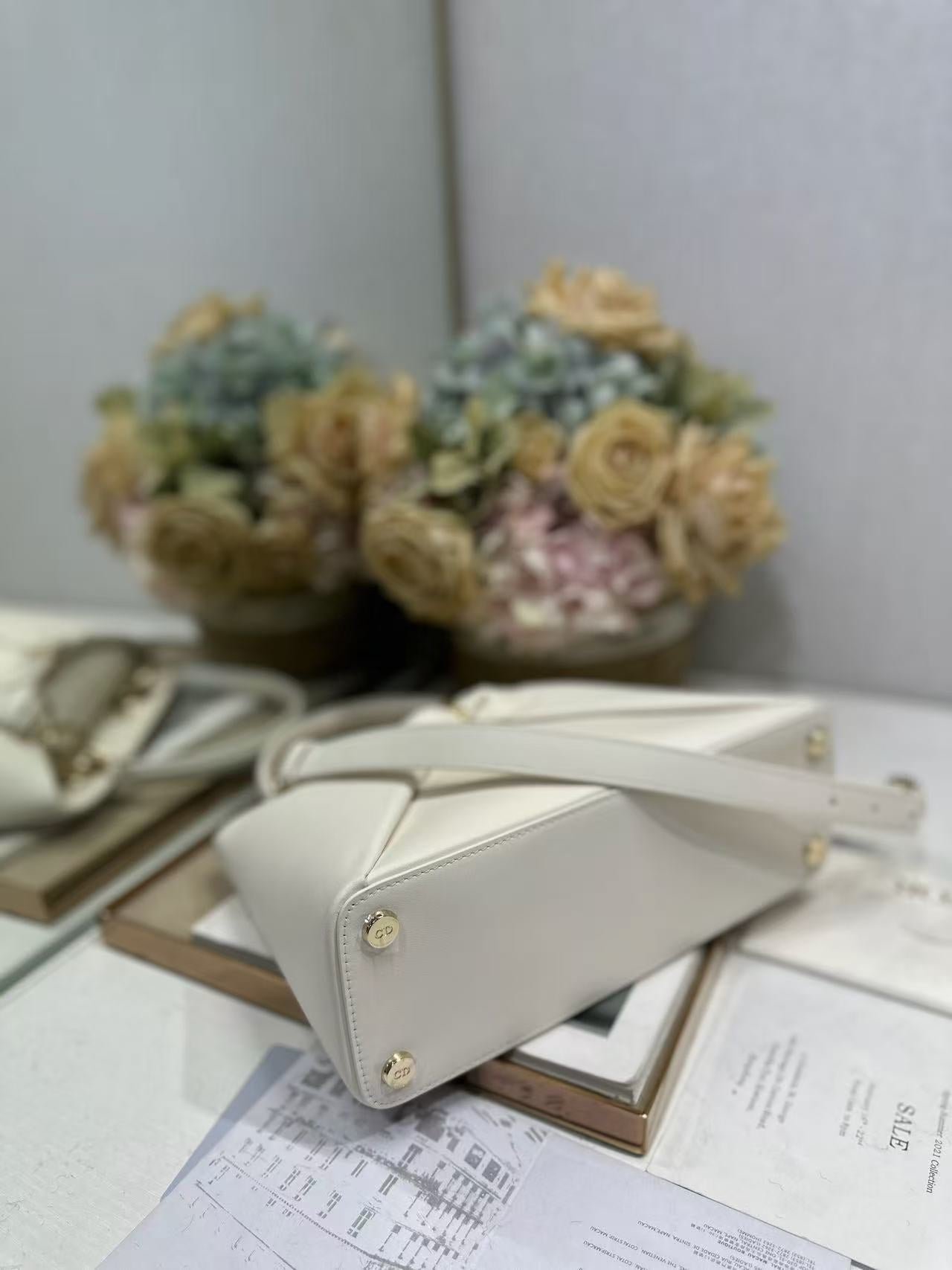 Dior Cigale Pure White Lambskin Hand Bag - Image 5