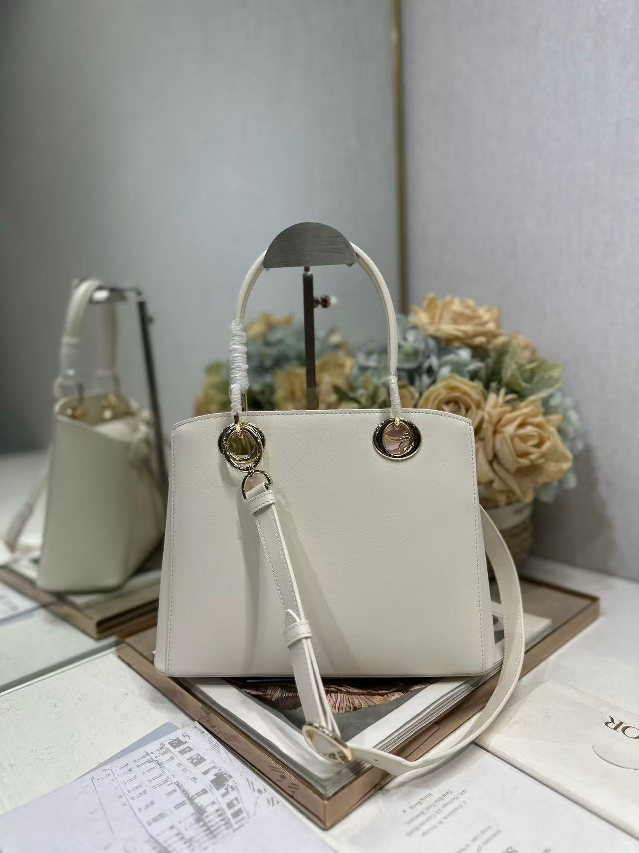 Dior Cigale Pure White Lambskin Hand Bag - Image 4