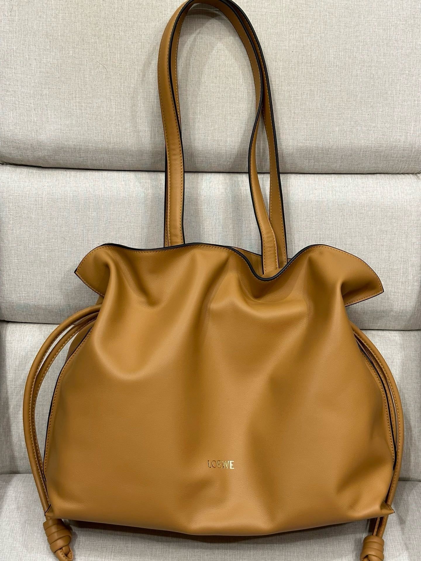 Alternative view of Loew Beige Large Flamenco Puffer Shoulder Bag