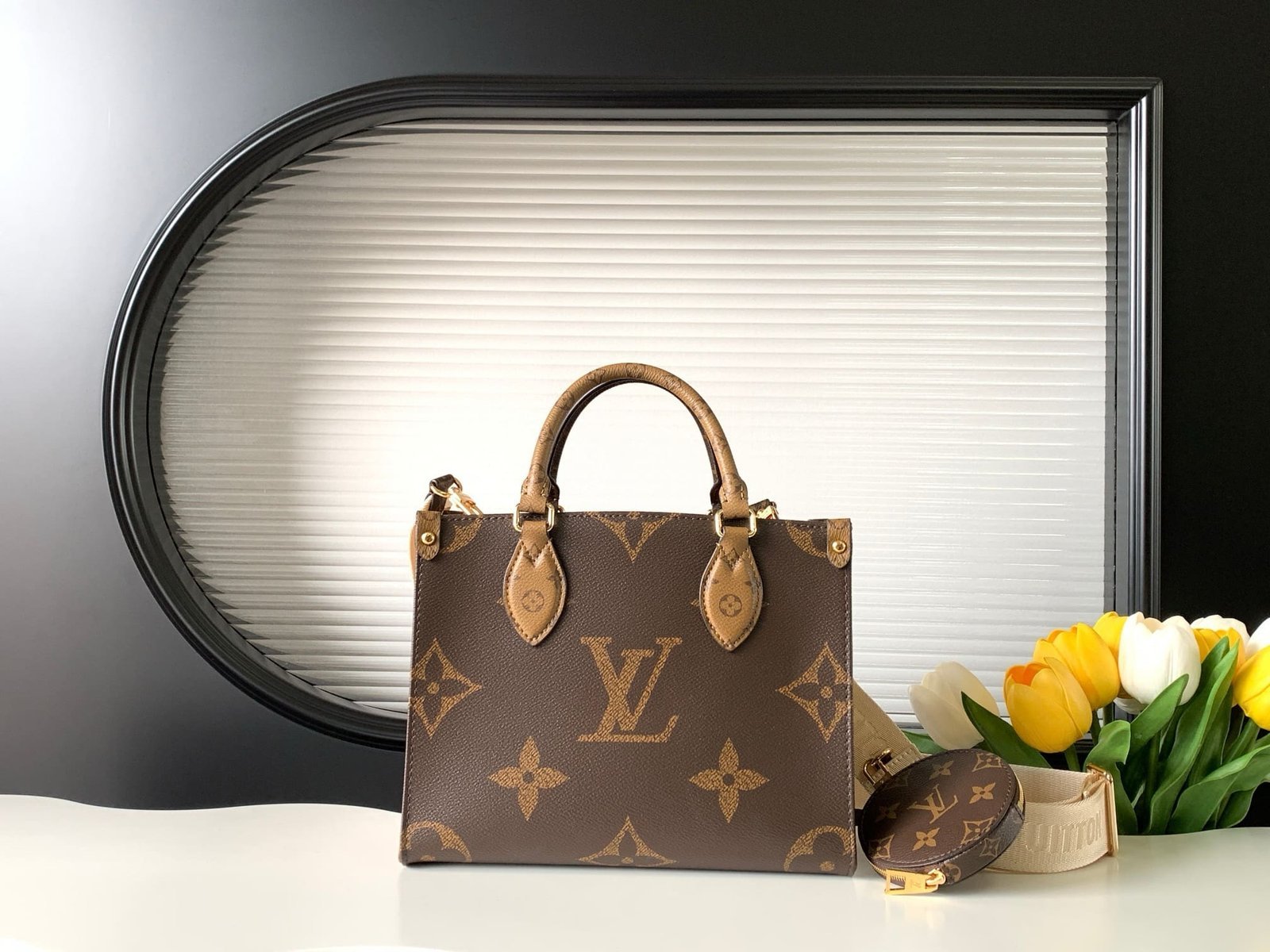 Alternative view of Louis Vuitton OnTheGo PM Reverse