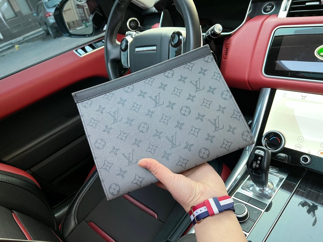 LV Eclipse Leather Toiletry Pouch - Image 3