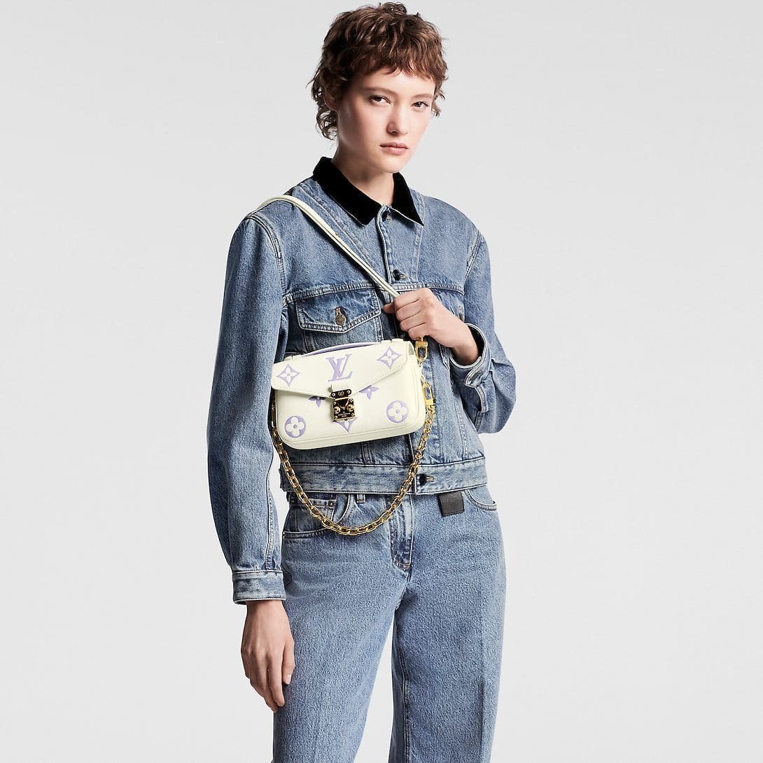 Alternative view of Louis Vuitton Métis East West Latte Purple