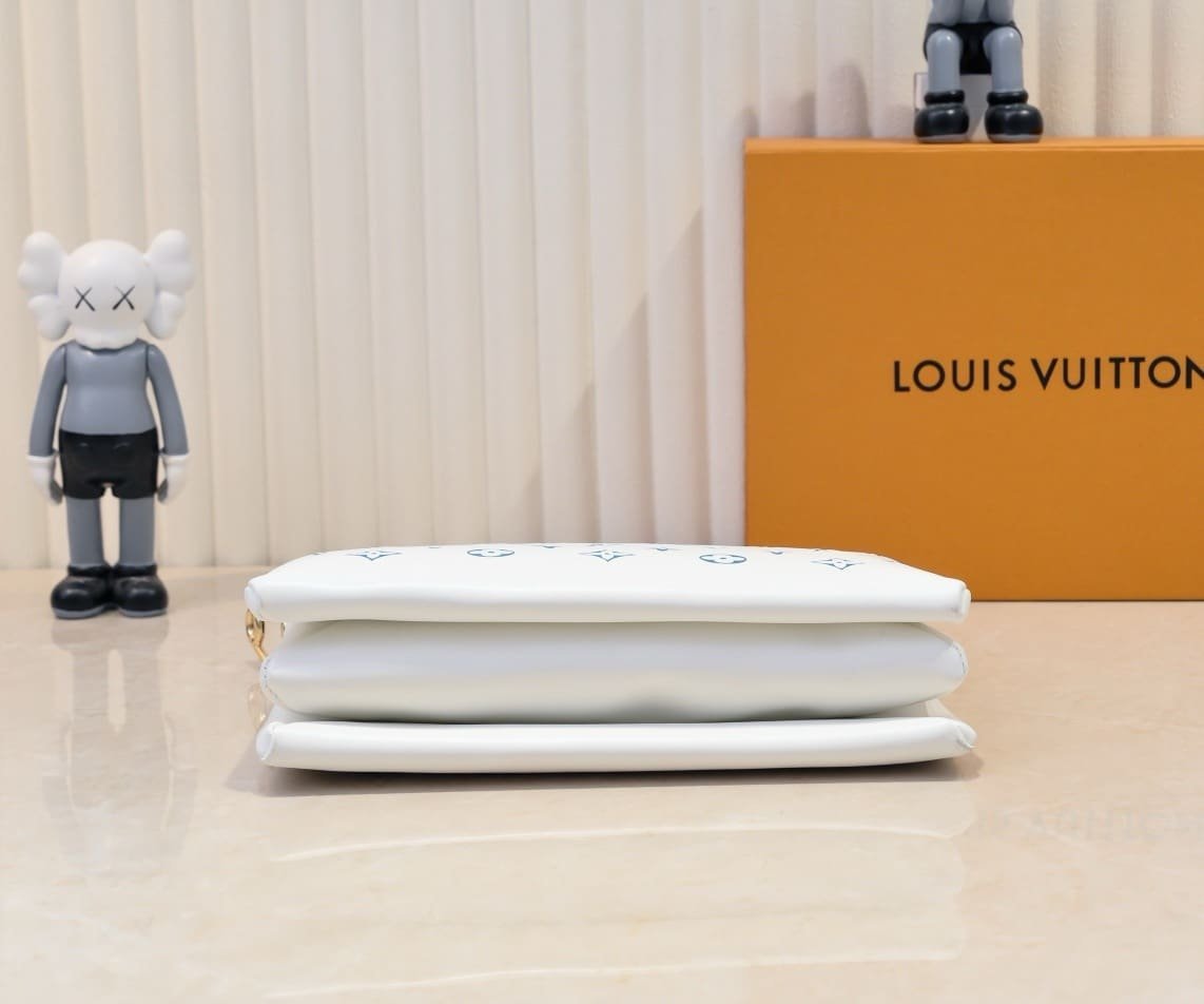 Louis Vuitton Coussin PM White Blue - Image 5