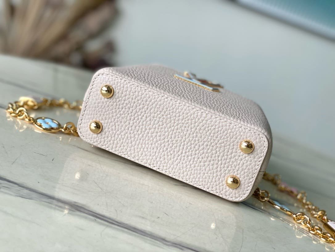 Louis Vuitton Capucines Nano Taurillon - Image 5