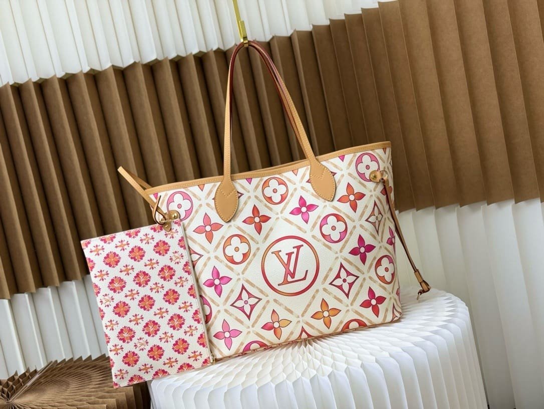 Alternative view of Louis Vuitton M25317 Neverfull MM