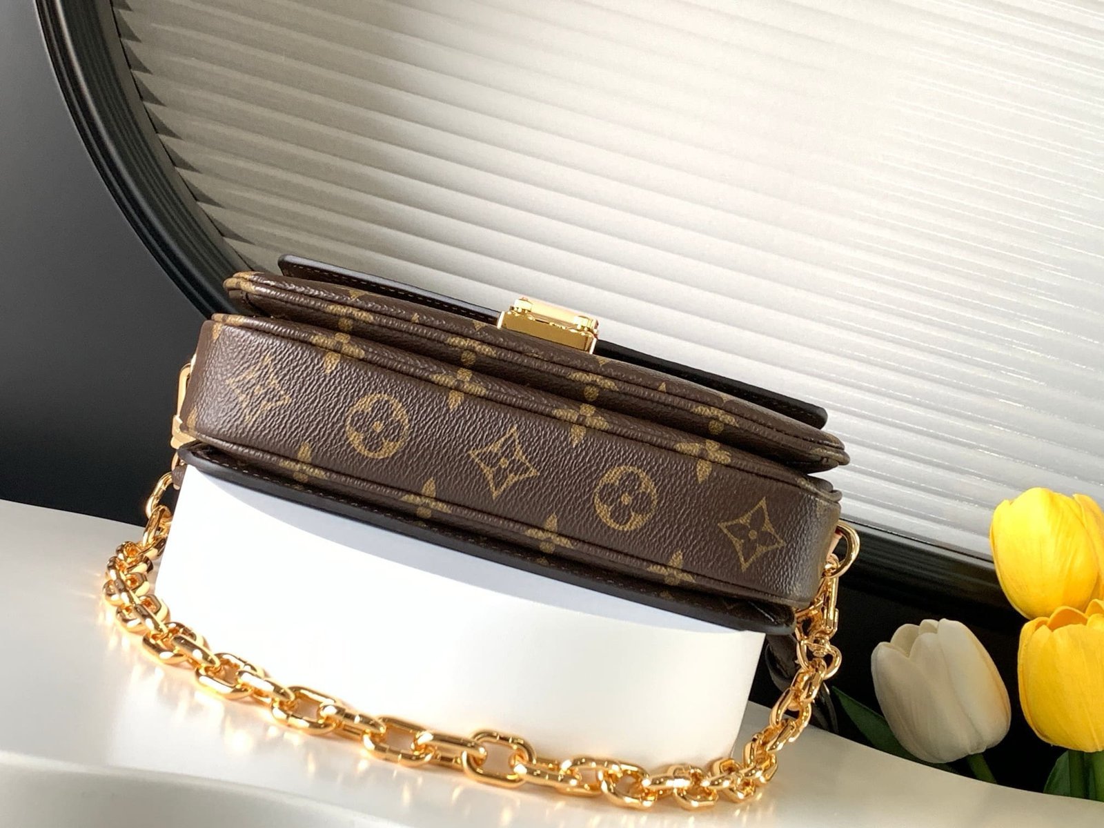 Louis Vuitton Métis East West Monogram - Image 4