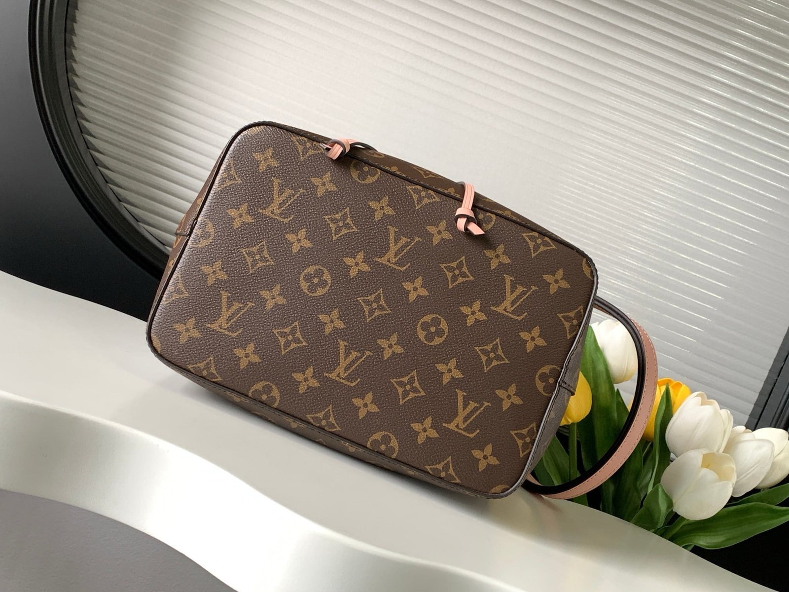 Louis Vuitton Noe MM Pink Monogram - Image 5