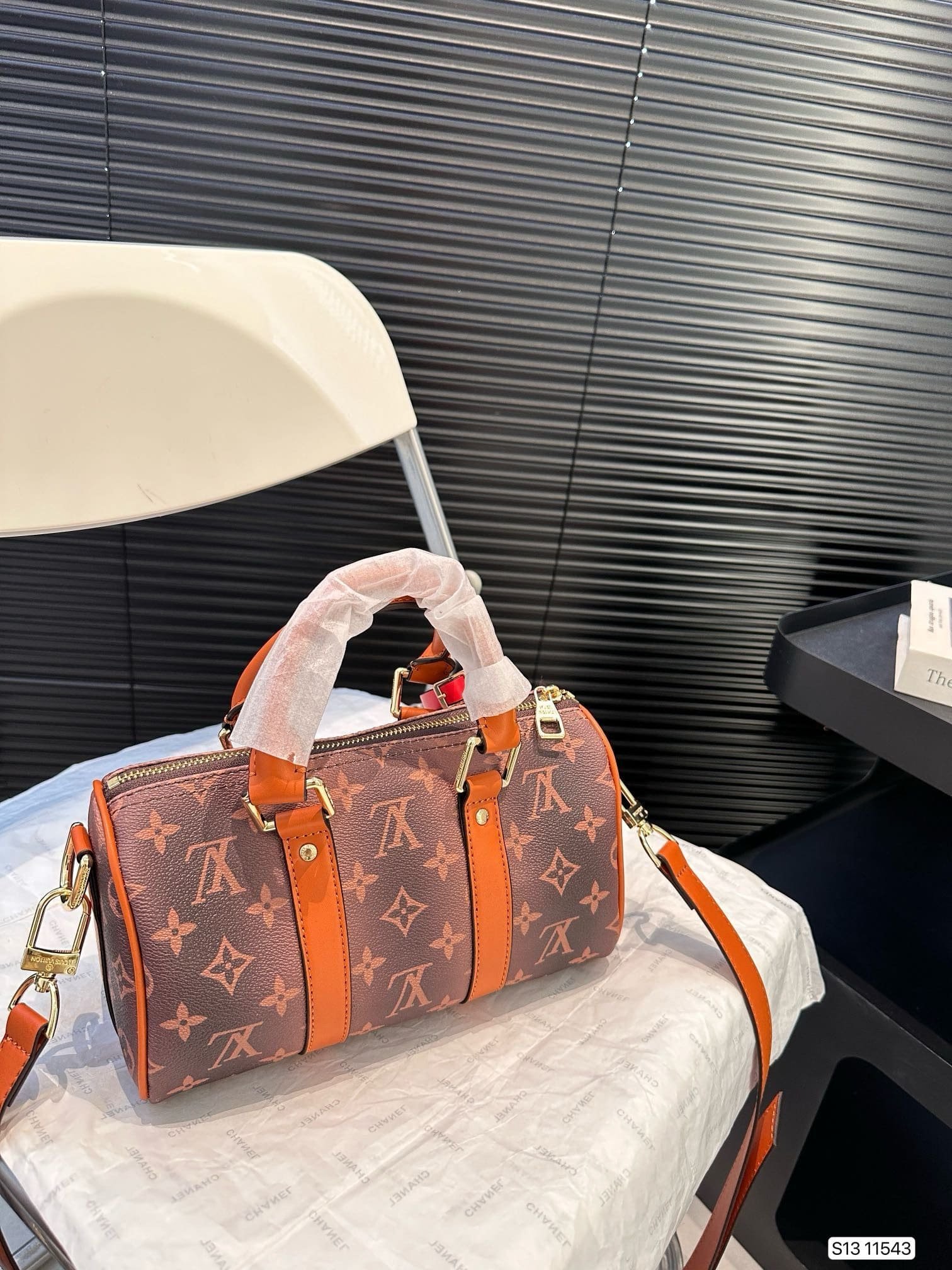 Louis Vuitton Keepall 25 Monogram Dust - Image 5