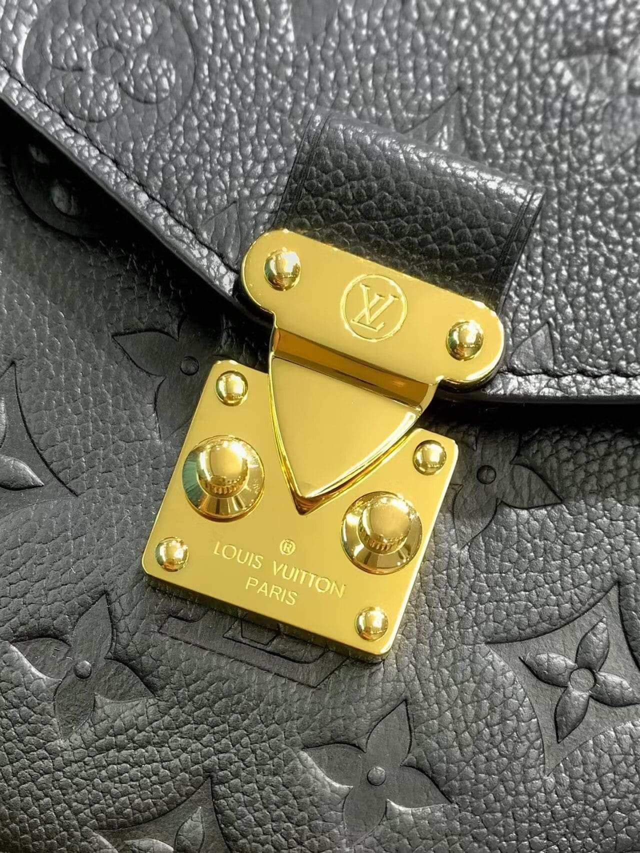 Louis Vuitton Métis Reverse Monogram - Image 9
