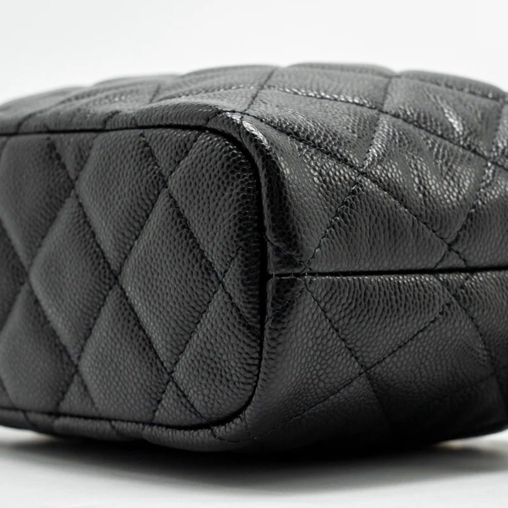 Chanel 25C Hobo Caviar Leather Bag - Image 3