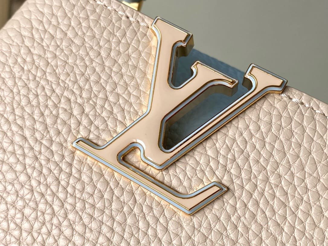 Louis Vuitton Capucines Nano Taurillon - Image 6