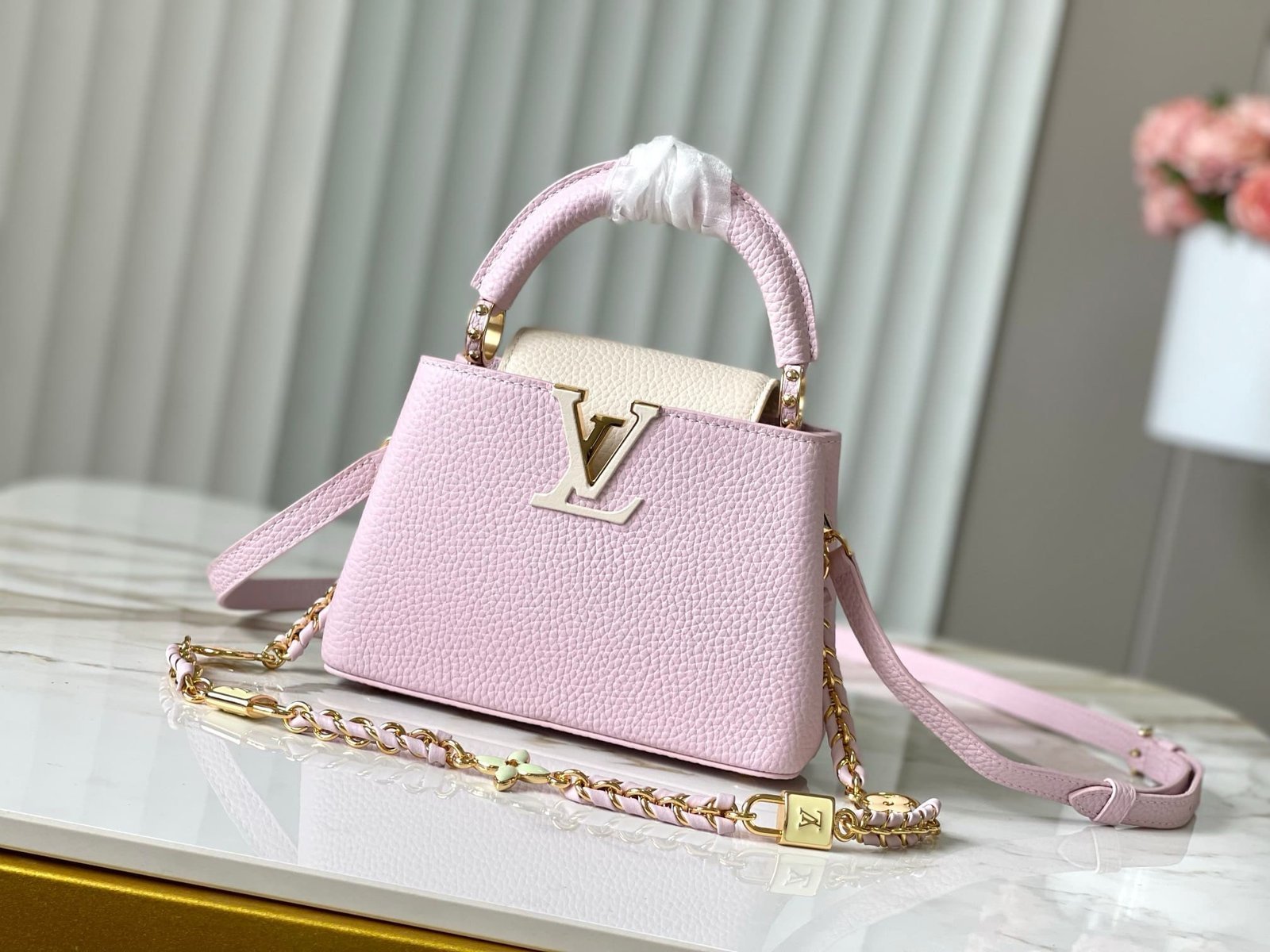 Alternative view of Louis Vuitton Capucines Mini Taurillon