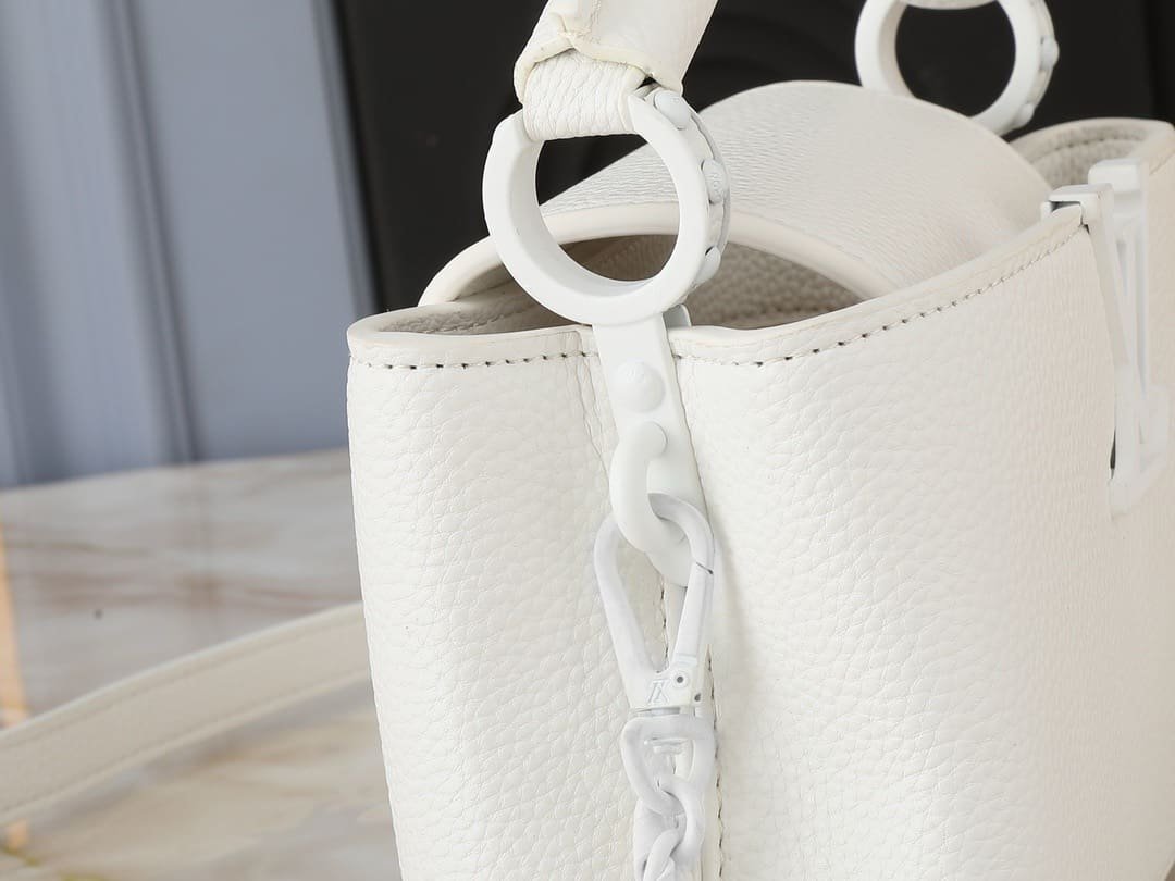 Louis Vuitton Capucines EW Mini Taurillon - Image 9