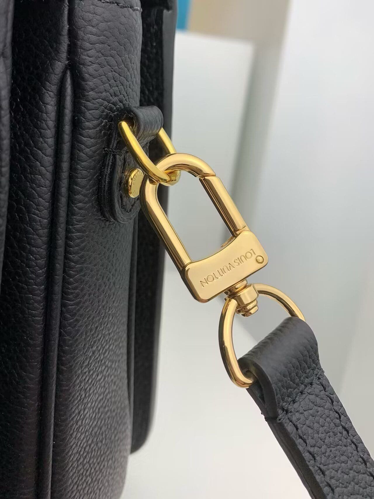 Louis Vuitton Métis Reverse Monogram - Image 7