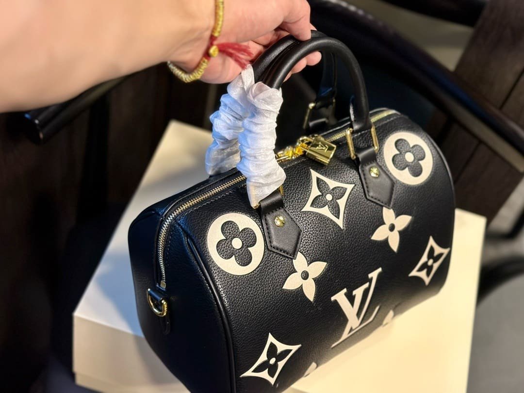 Louis Vuitton Speedy 25 Embossed Leather - Image 8