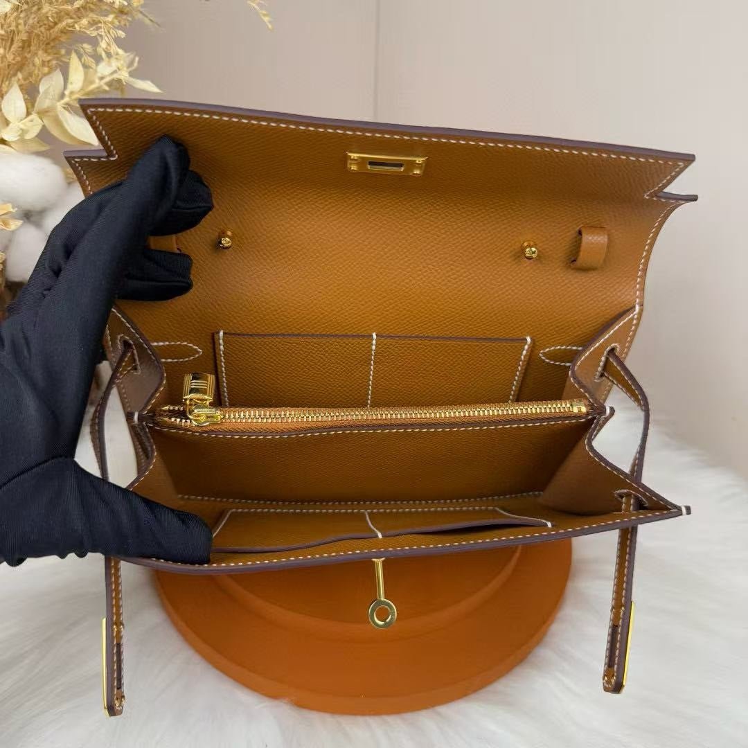 Alternative view of HERMES KELLY CLASSIQUE TO GO WALLET 20 IN BROWN CALFSKIN GOLD HARDWARE