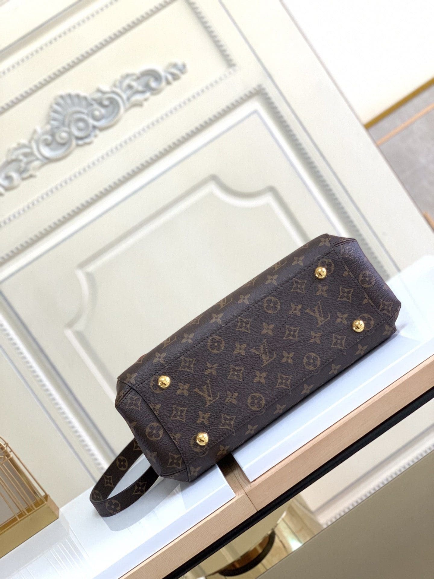 Louis Vuitton Montaigne MM Monogram - Image 5
