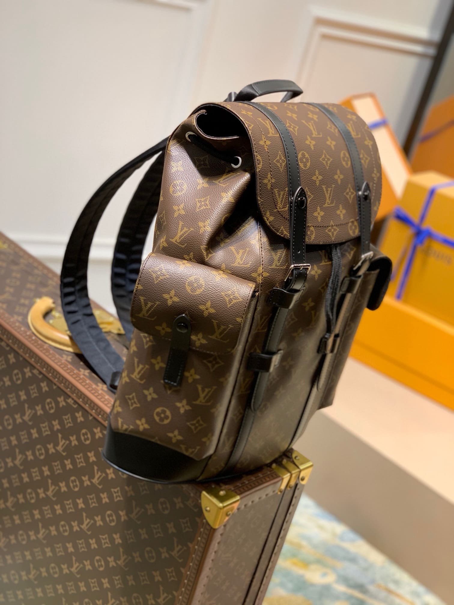 Louis Vuitton Christopher MM Classic - Image 3