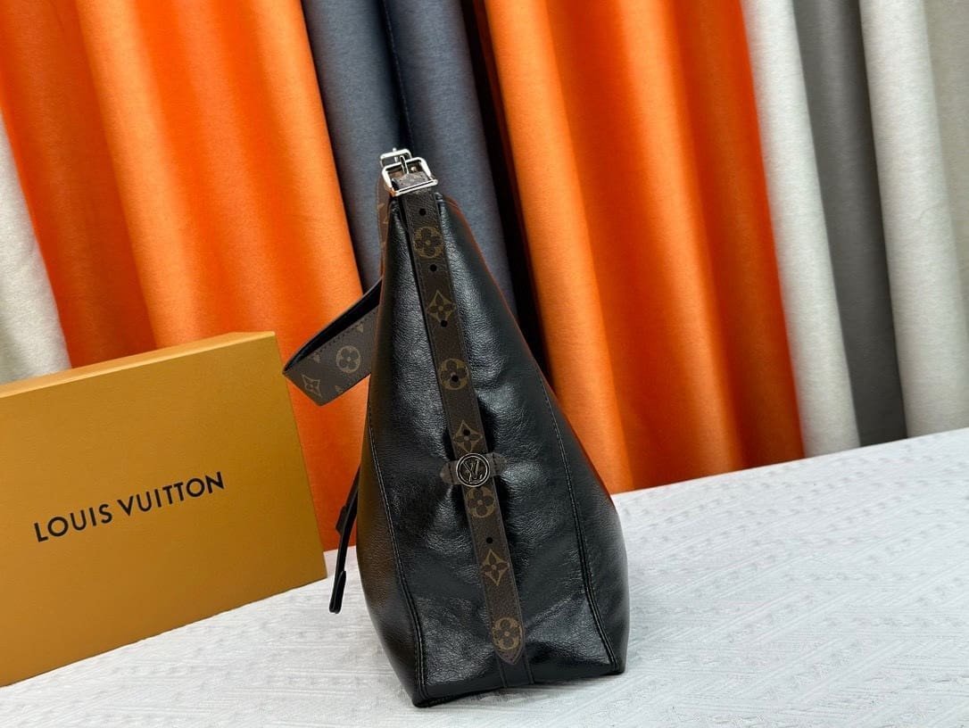 Louis Vuitton CarryAll Dark MM Lambskin - Image 8